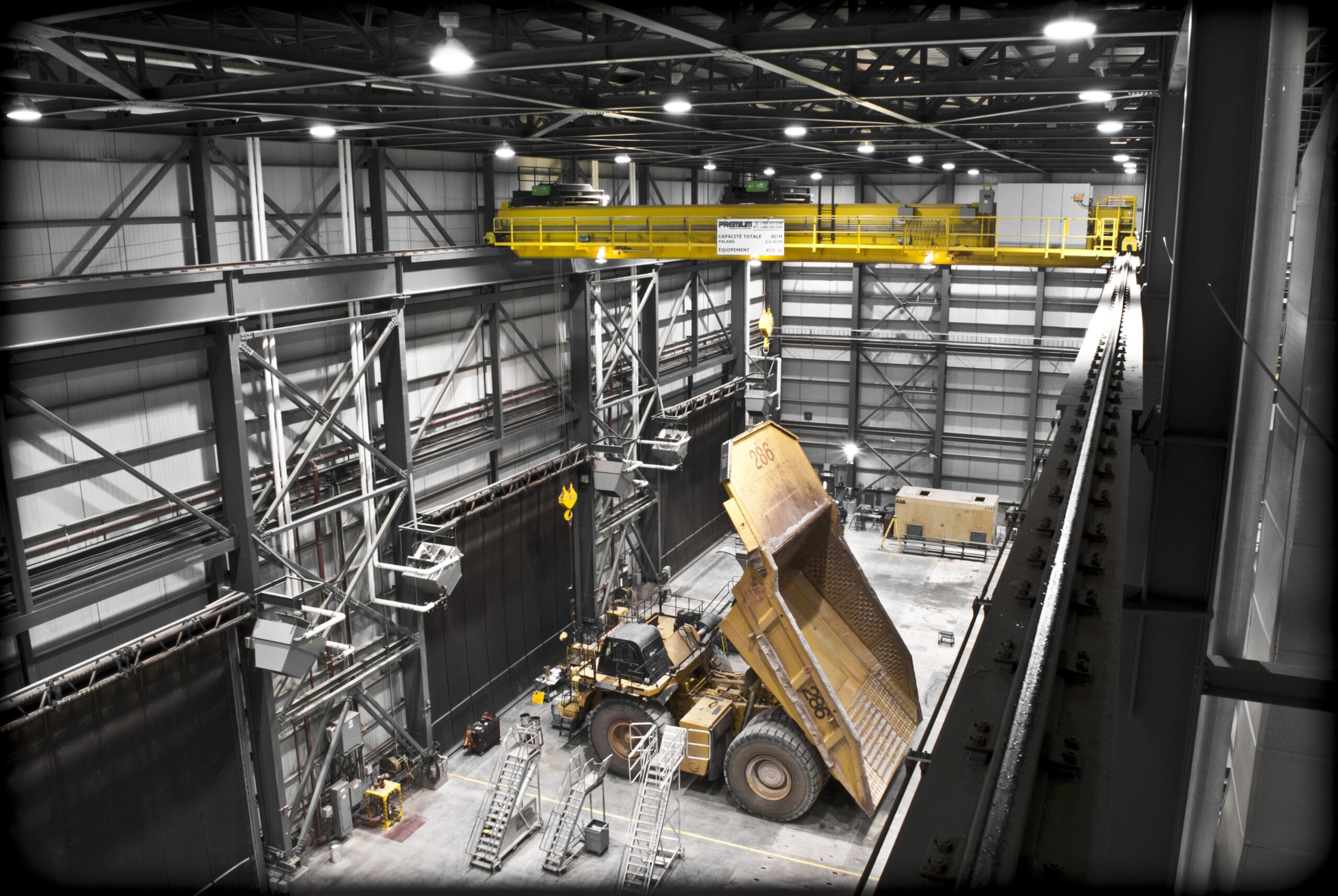 Usine avec un pont roulant