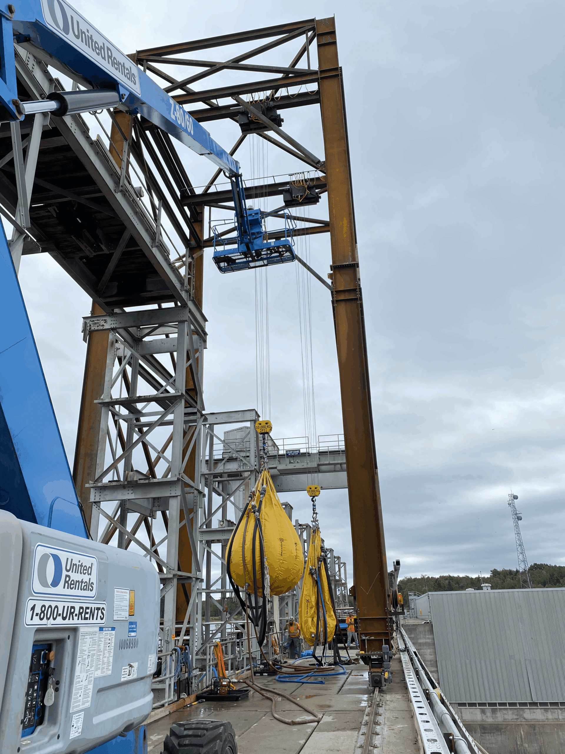 Structure d'acier en montage